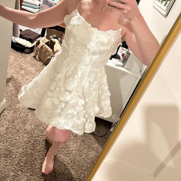 UNTAMED PETALS BY AMANDA JUDGE White Floral Wedding Dress - Picture 8 of 9